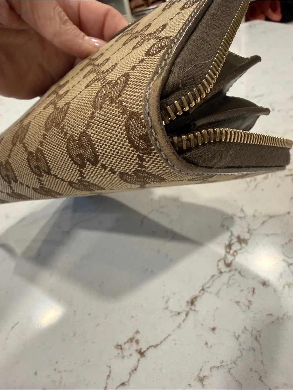 Gucci Brown GG Supreme Zip-Around Wallet - Picture 11 of 12